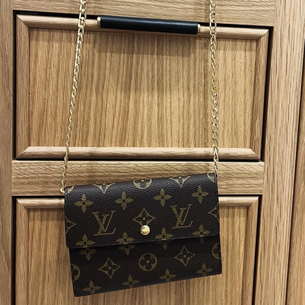 Authentic with Certificate Louis Vuitton Wide Trifold Passport Wallet - Picture 8 of 8